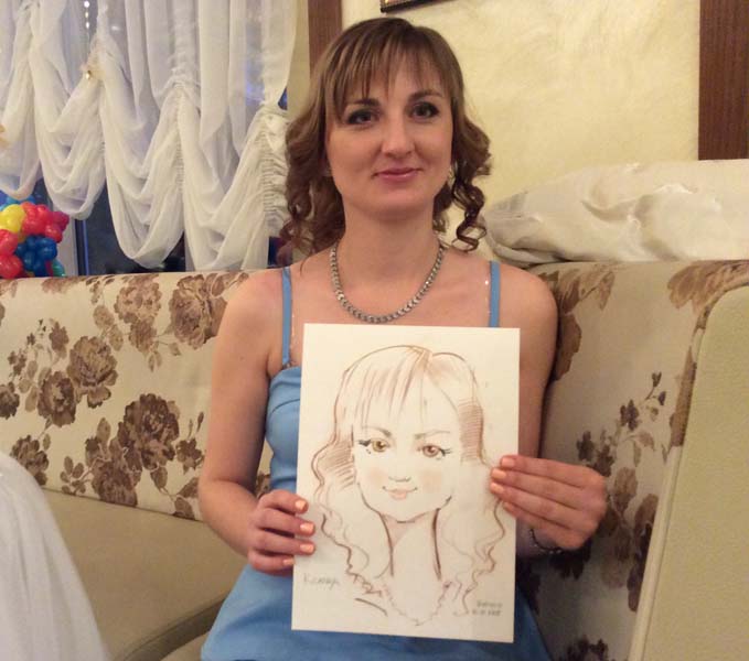 Свидетельница показывает свой шарж на свадьбе